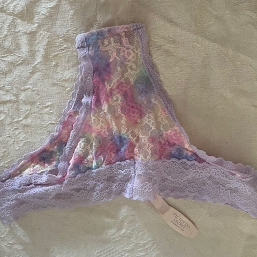 BNWT VS pastel Lace Thong